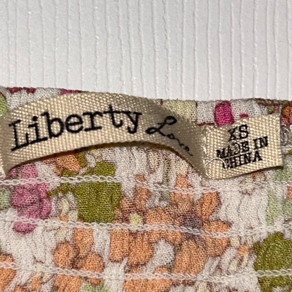 Floral Crop top 🌸🌸🌸 - Picture 6 of 6